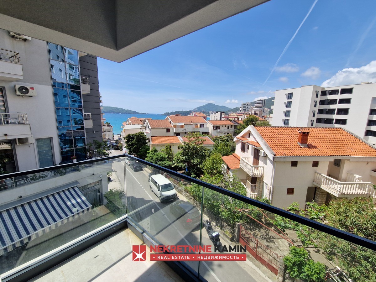 One-Bedroom Apartment 50 m from the Sea in a New Building, Rafailovići